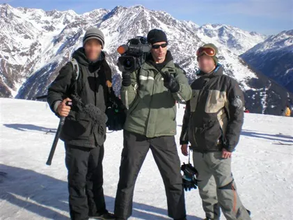 Mt-Filmdesign - Markus Thiele, Cameraman and crew in snowy mountains